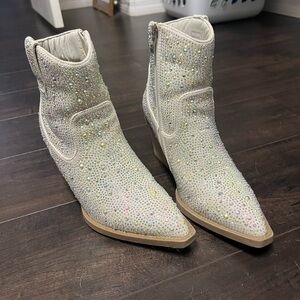White diamond cowgirl boots